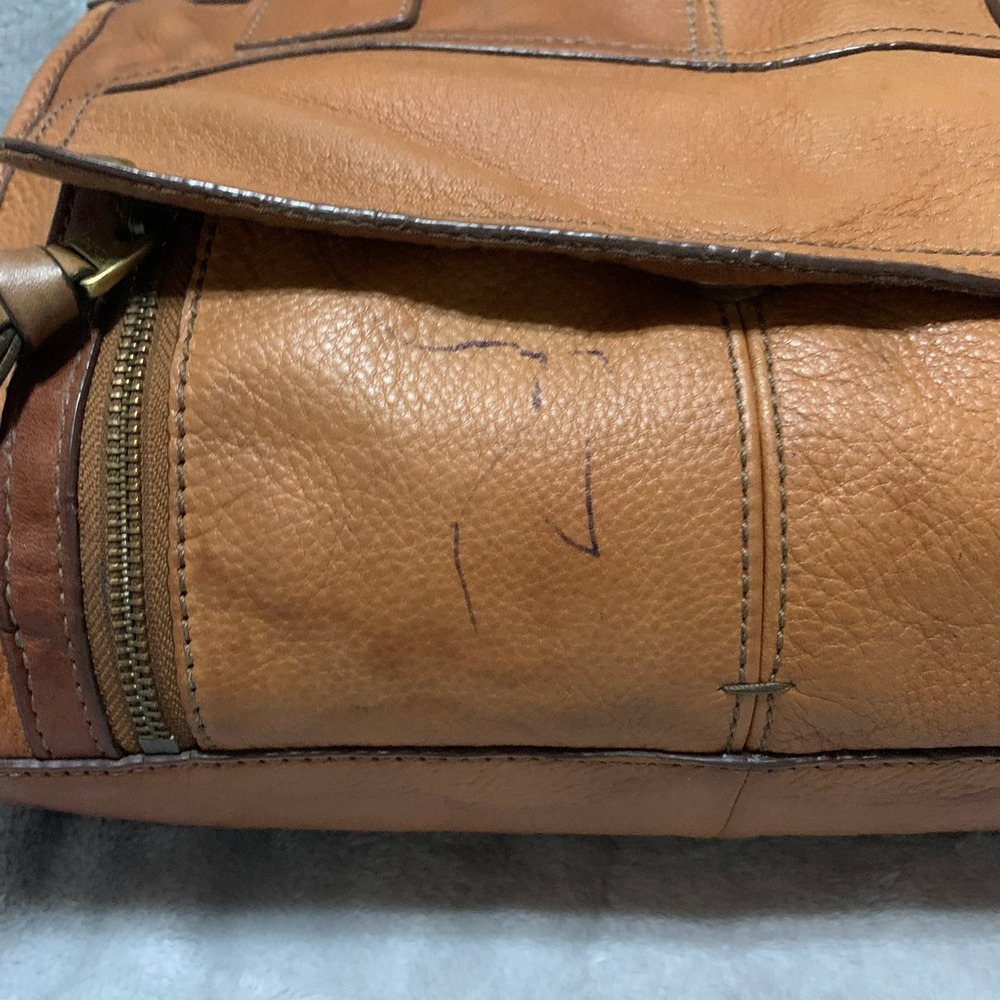 Fossil Women's Tan Leather Handbag Shoulder Bag Top Zip Pockets Flaw - Picture 9 of 16